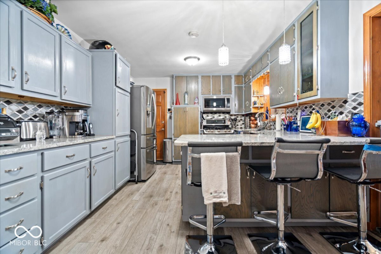 Listing Image 10
