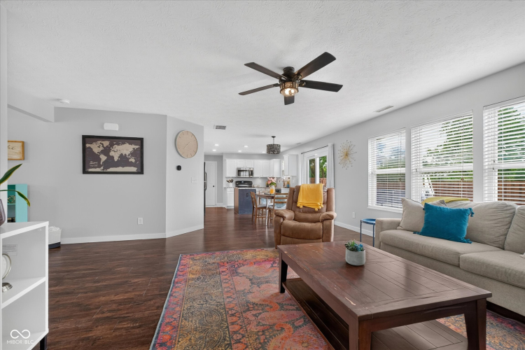 Listing Image 15