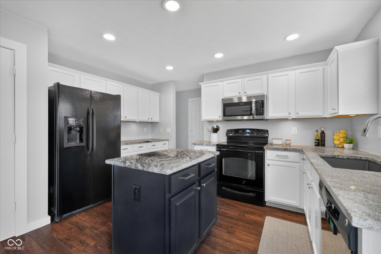 Listing Image 19