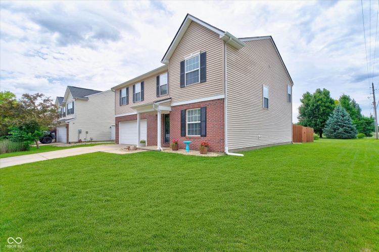 Listing Image 3