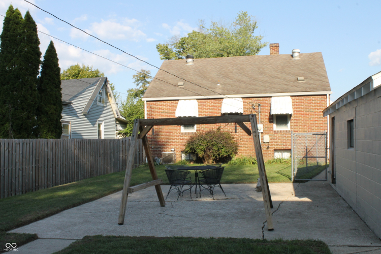 Listing Image 5