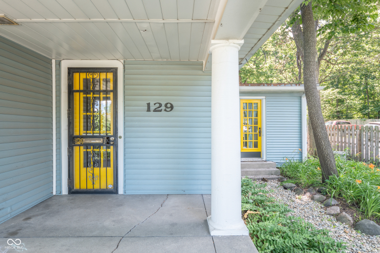 Listing Image 4