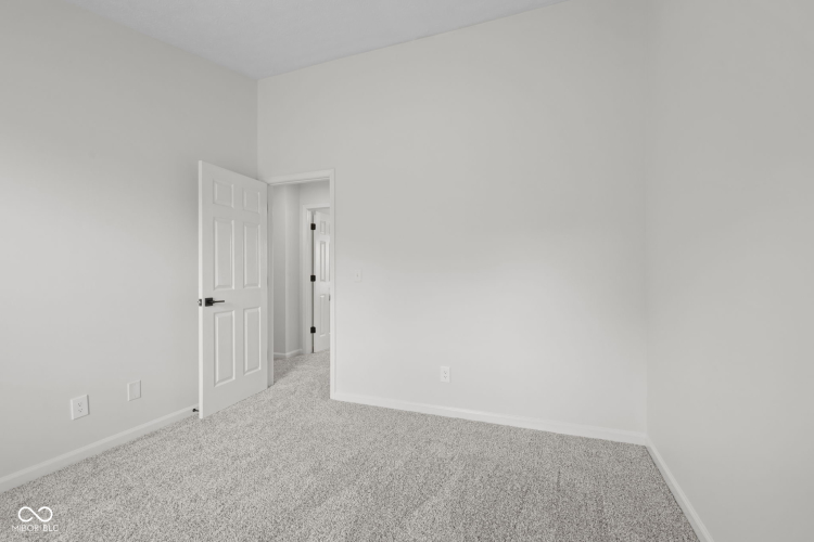 Listing Image 30
