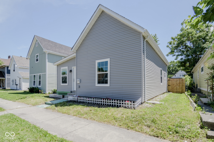 Listing Image 3