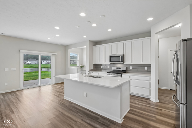 Listing Image 19