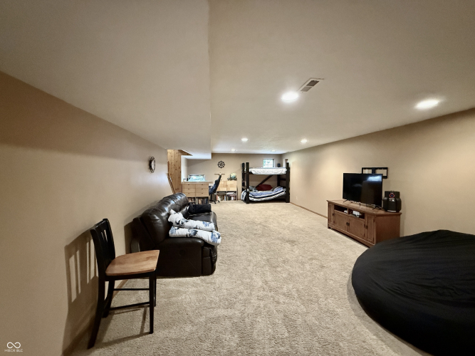 Listing Image 50