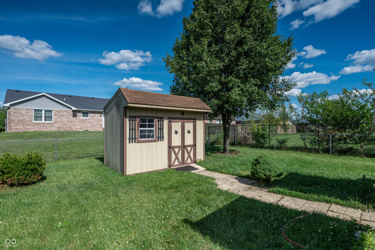 Listing Image 6