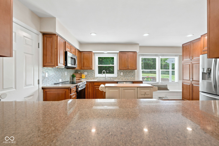 Listing Image 6