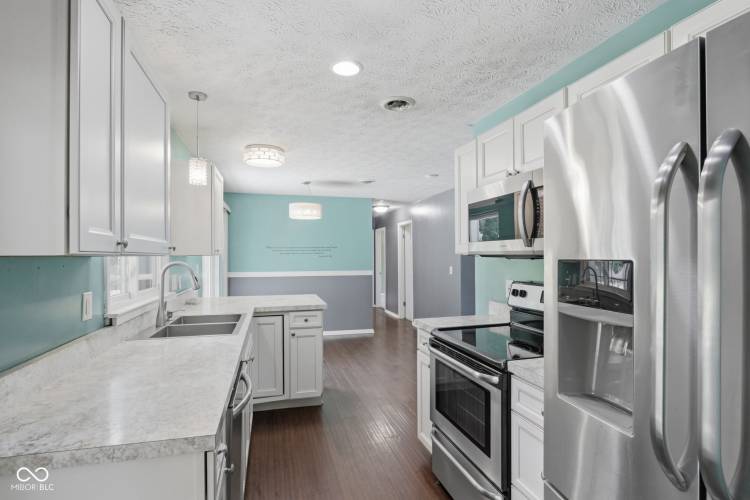 Listing Image 13