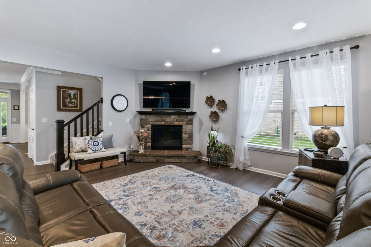 Listing Image 14