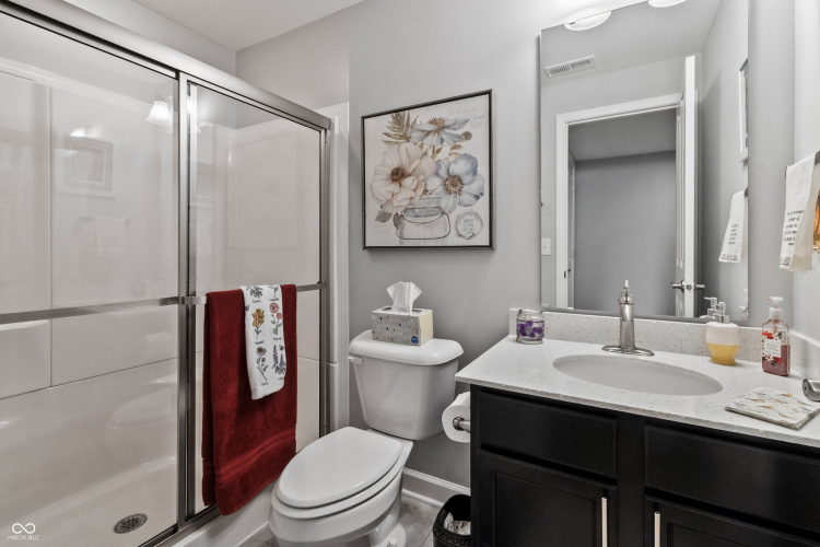 Listing Image 64