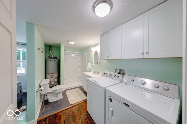 Listing Image 12