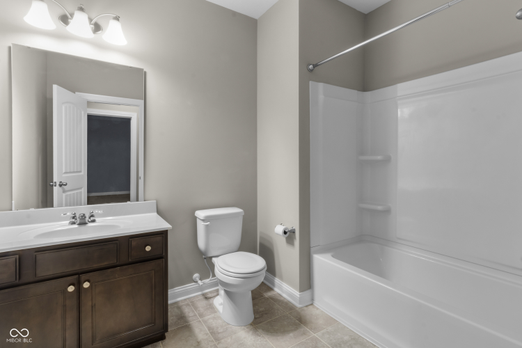 Listing Image 56