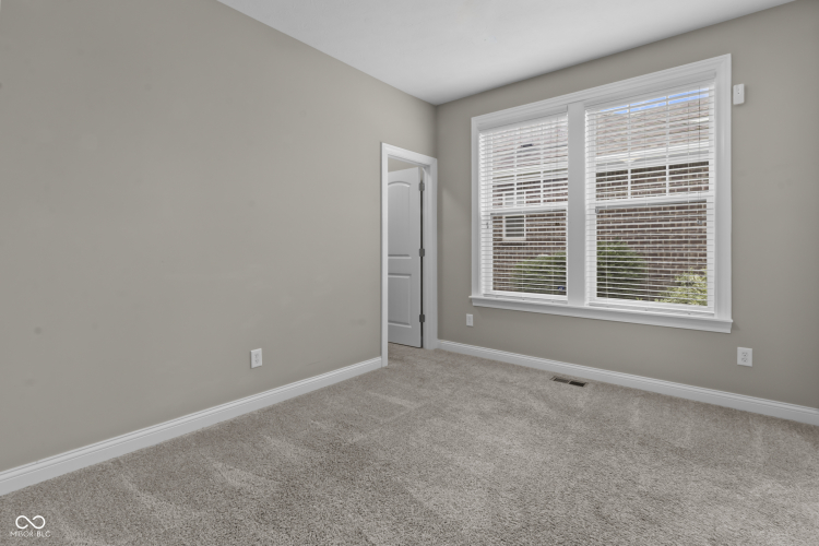 Listing Image 64