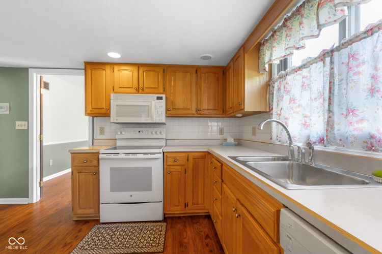 Listing Image 17