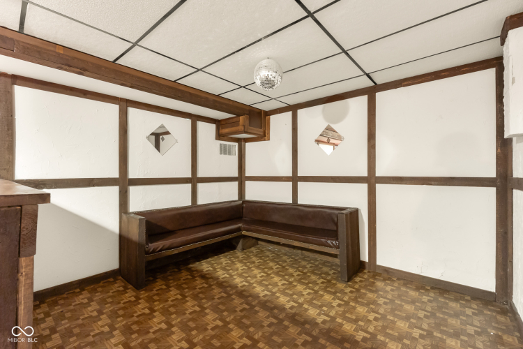 Listing Image 46
