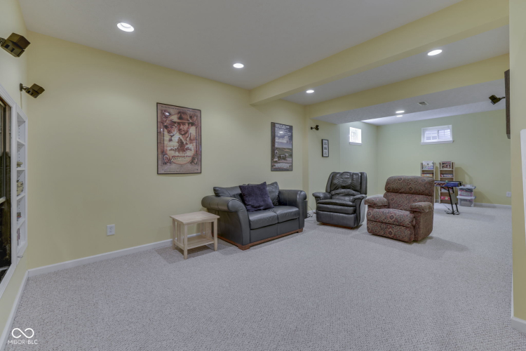 Listing Image 54