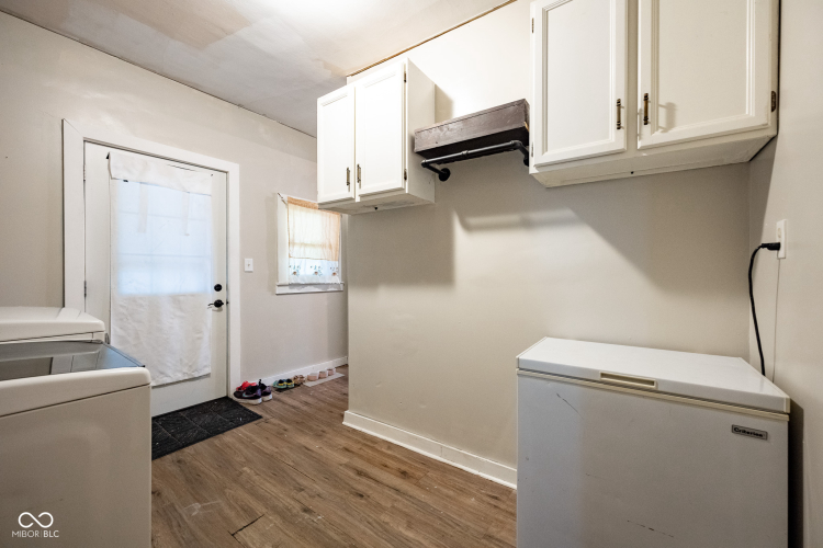 Listing Image 16