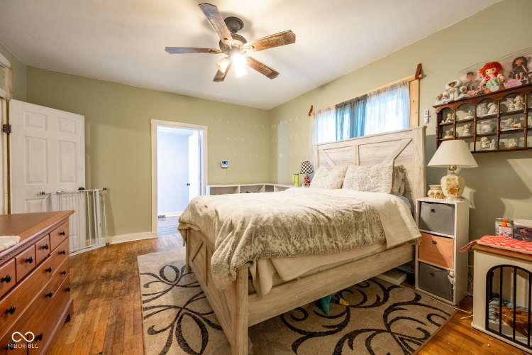 Listing Image 10