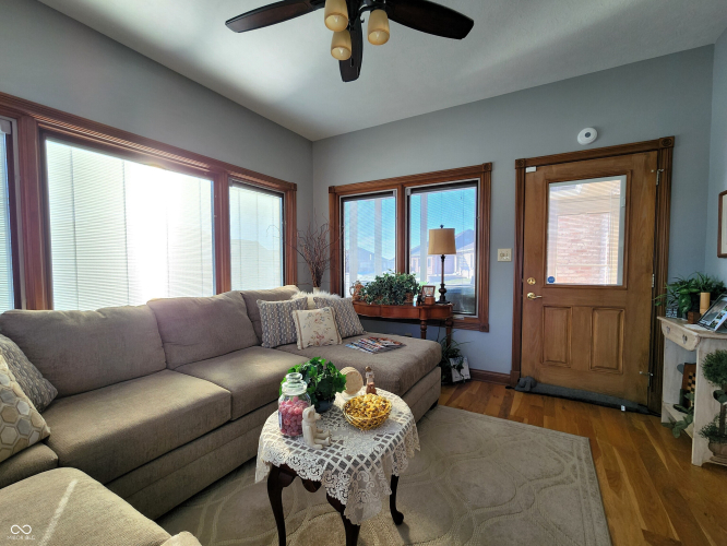 Listing Image 20