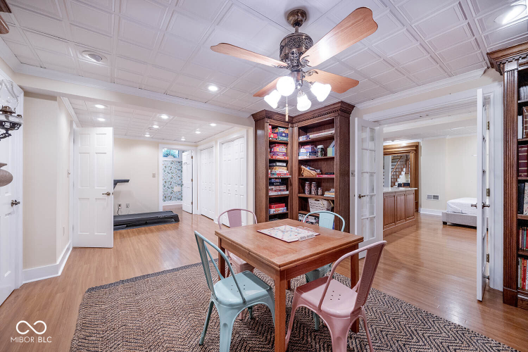 Listing Image 82