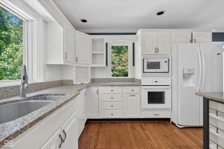 Listing Image 22