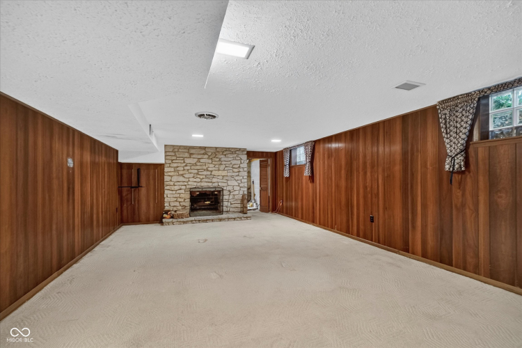 Listing Image 40