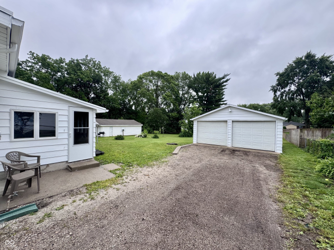 Listing Image 3