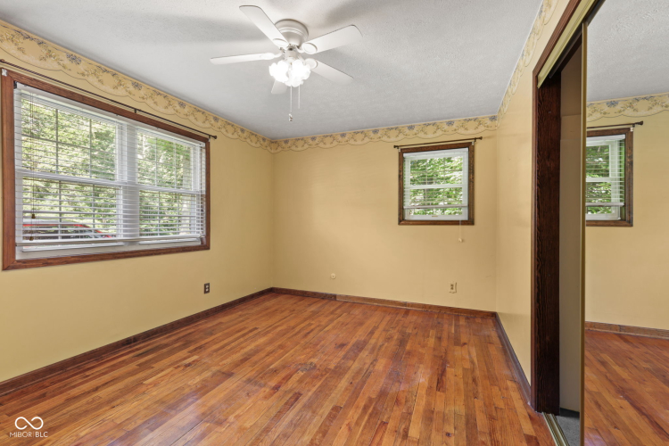 Listing Image 20