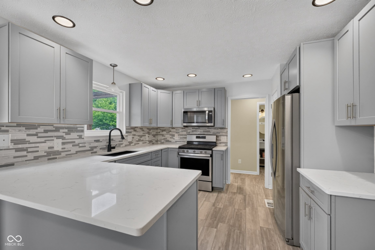 Listing Image 15