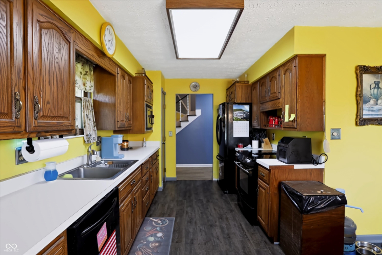 Listing Image 19