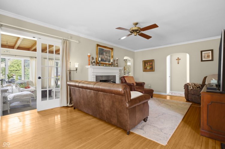 Listing Image 16