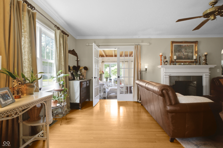 Listing Image 17
