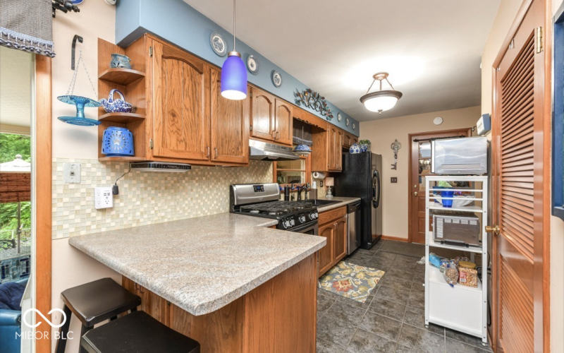 Listing Image 10