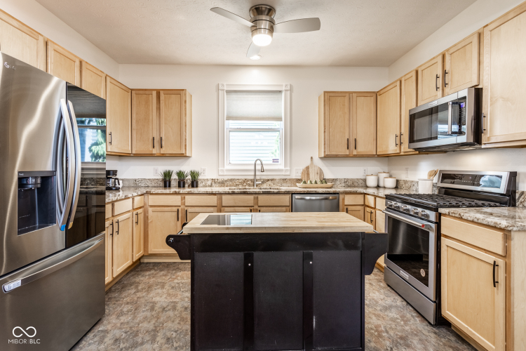 Listing Image 11