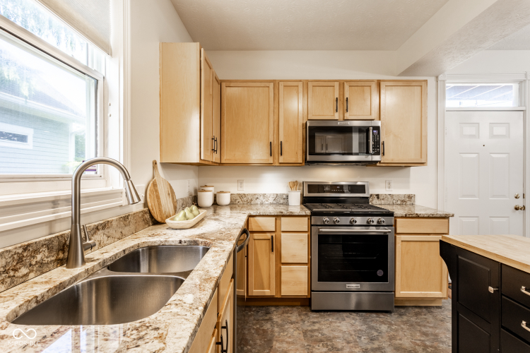 Listing Image 14