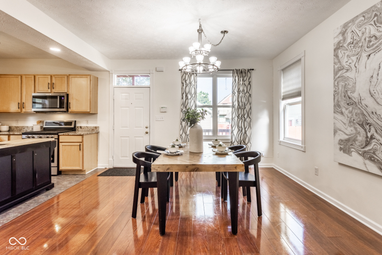 Listing Image 9