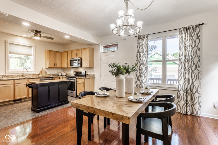 Listing Image 10