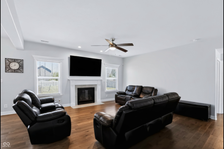 Listing Image 18