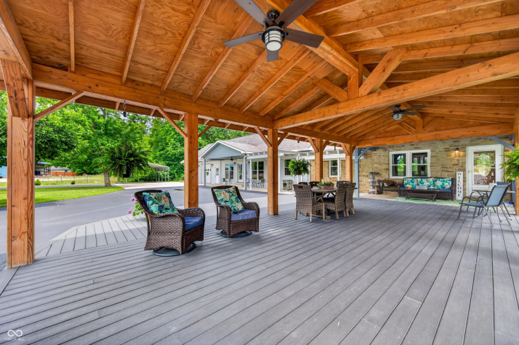 Listing Image 12