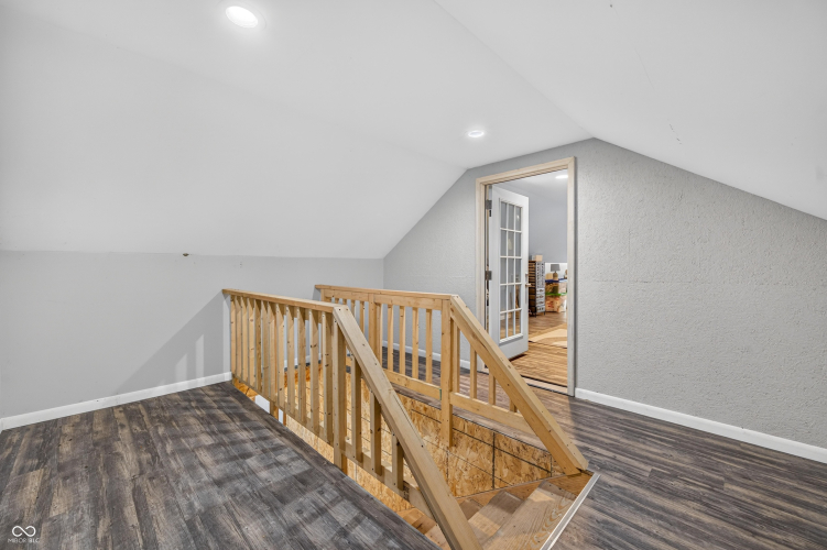 Listing Image 52