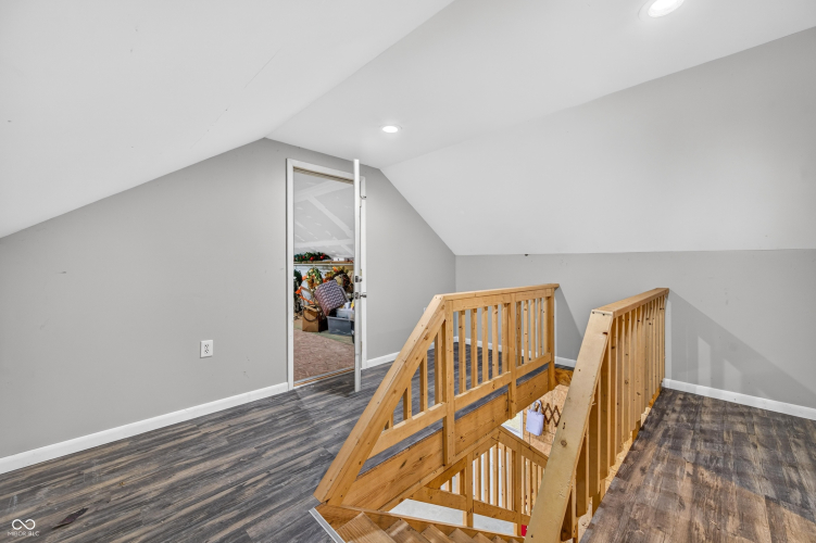 Listing Image 53