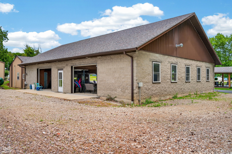 Listing Image 79