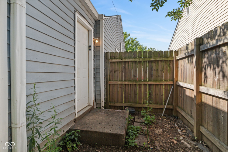 Listing Image 23