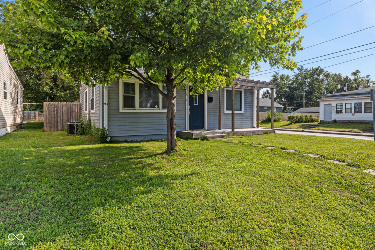 Listing Image 5