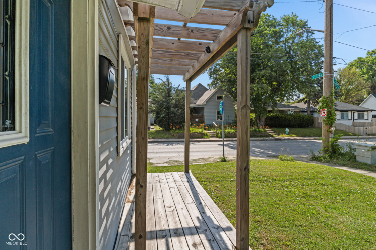 Listing Image 7