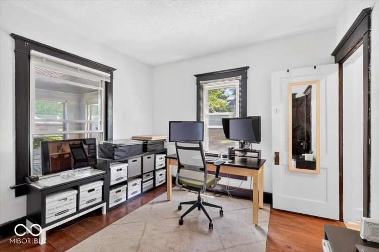 Listing Image 8