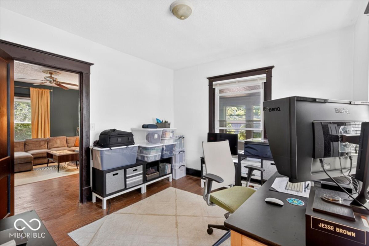 Listing Image 9