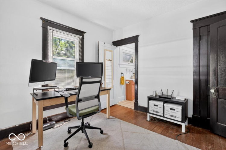 Listing Image 10