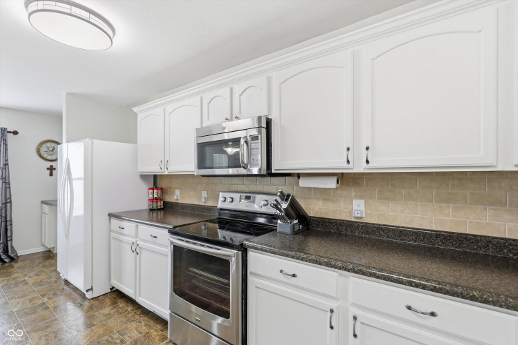 Listing Image 13